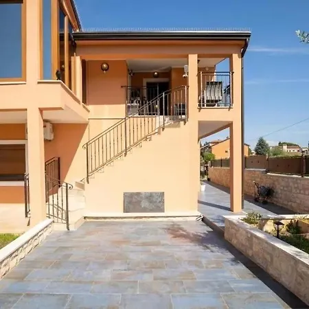 Sunshine Barbici Apartment